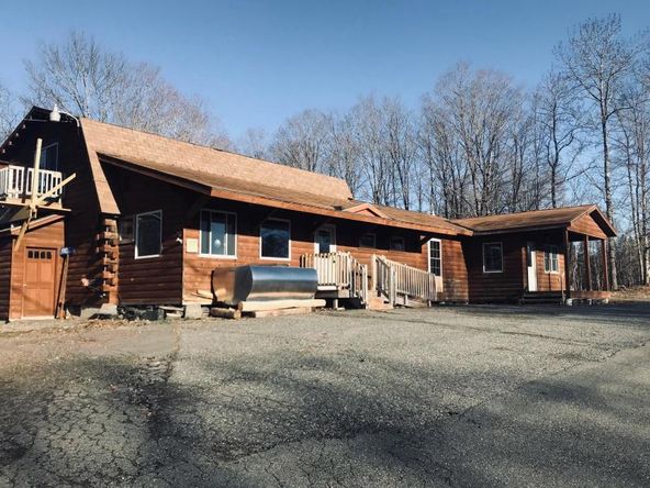94 Main Rd, Abbot, ME 04406